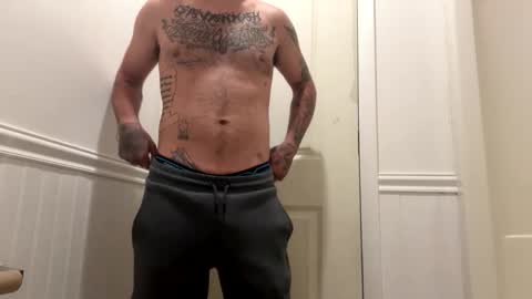 Snapshot of daddyjay9969 chatting on October 30, 6:59 am daddyjay9969 online show from October 30, 6:59 am