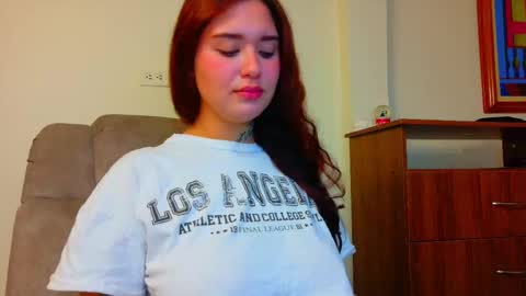 Snapshot of daddys_little_secrett chatting on November 5, 1:05 am Valen online show from November 5, 1:05 am