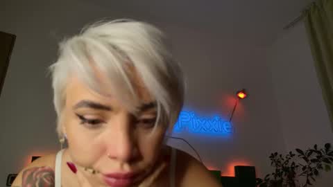 Snapshot of daddyspixxie chatting on November 21, 7:34 pm daddyspixxie online show from November 21, 7:34 pm