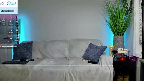 ConstructionDaddy and Lady Luna online show from October 3, 2:19 am