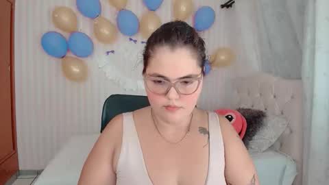 daeneryslove_doll online show from October 12, 4:22 am