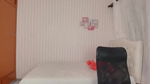 daeneryslove_doll online show from November 6, 6:25 am