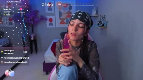 dafne huges online show from December 13, 11:06 pm