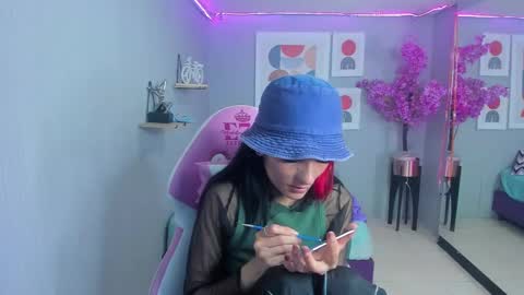 dafne huges online show from January 10, 10:46 pm