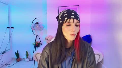 dafne huges online show from January 14, 12:35 pm