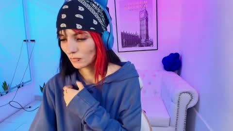 dafne huges online show from January 14, 3:47 pm