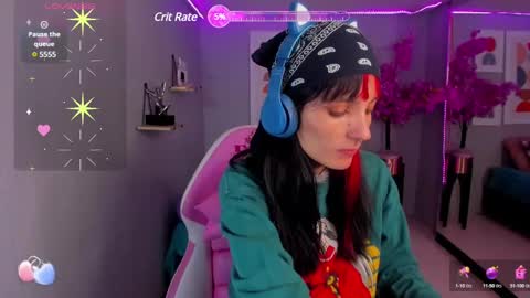 dafne huges online show from February 2, 12:35 pm