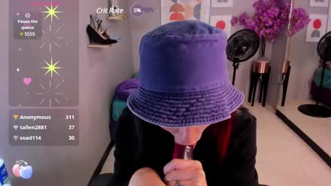 dafne huges online show from February 6, 11:04 pm