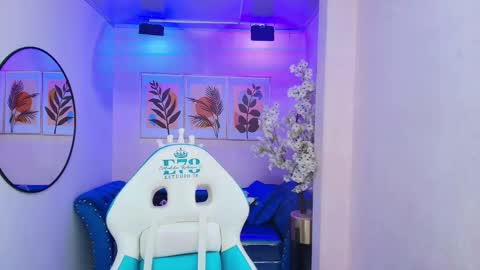 dafne huges online show from October 2, 7:43 pm