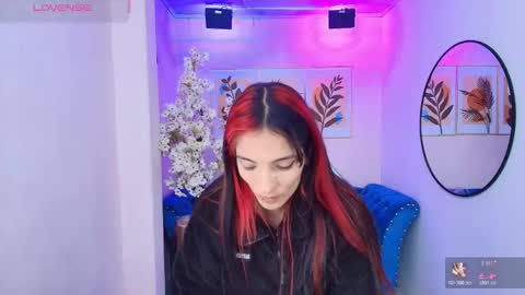 dafne huges online show from October 18, 7:25 pm