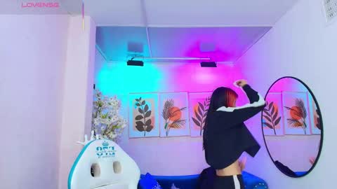 dafne huges online show from November 14, 7:12 pm