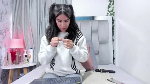dafne_quenn online show from September 26, 1:15 pm