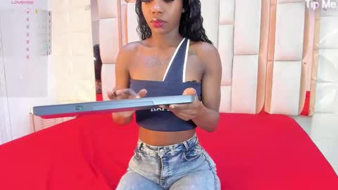 Snapshot of dafnee_adams chatting on November 8, 12:27 pm Dafnee online show from November 8, 12:27 pm