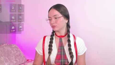 Snapshot of dafnevega chatting on December 15, 2:43 pm Dafne online show from December 15, 2:43 pm