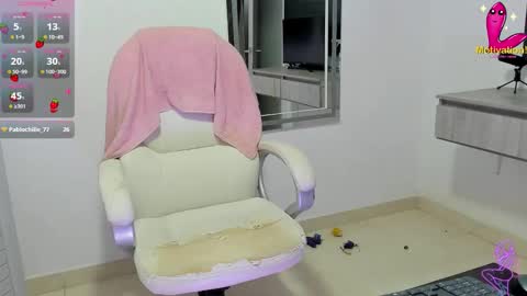 Snapshot of dahian_carter chatting on November 6, 11:48 pm Dahian online show from November 6, 11:48 pm