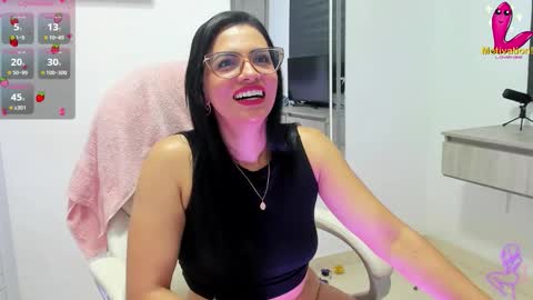 Snapshot of dahian_carter chatting on November 8, 1:22 pm Dahian online show from November 8, 1:22 pm