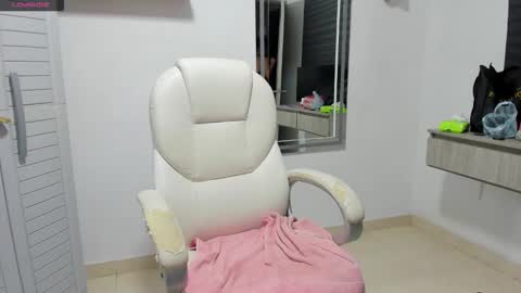 Snapshot of dahian_carter chatting on January 19, 10:41 am Dahian online show from January 19, 10:41 am