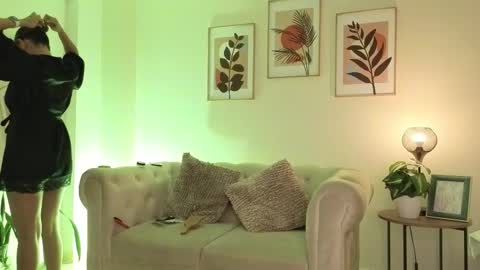 Dahiann Walcott online show from February 17, 4:57 pm