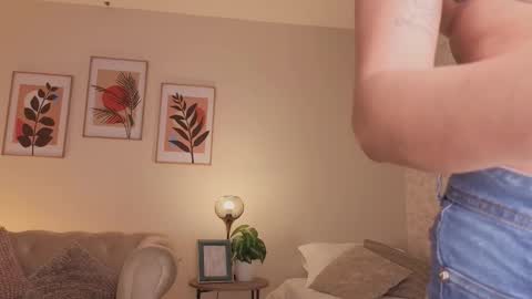 Dahiann Walcott online show from March 25, 7:20 pm