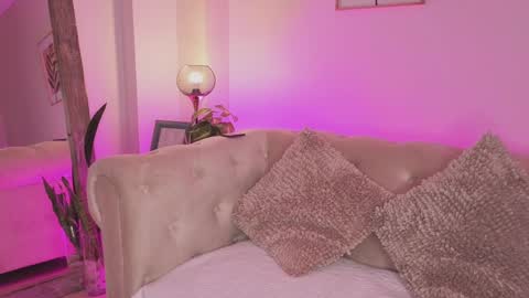 Dahiann Walcott online show from April 8, 7:58 pm