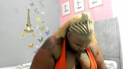 Snapshot of dahianajoss chatting on February 4, 1:34 am Ebony Sex Dahian online show from February 4, 1:34 am