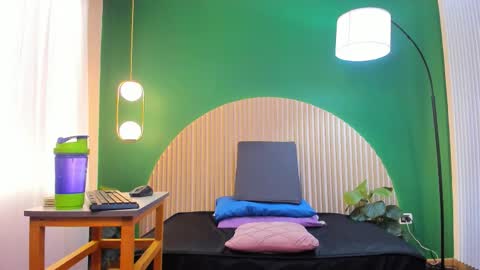 Dahiane Connor online show from March 14, 12:10 pm