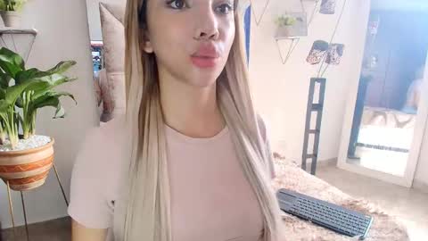 dahnia_cruz online show from November 27, 2:52 pm