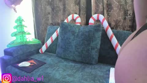 daila_ online show from December 22, 5:54 pm