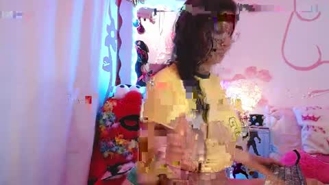 Snapshot of daina_flower chatting on May 5, 3:58 am DAINA online show from May 5, 3:58 am