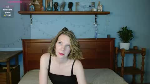Snapshot of daisy_lovely chatting on October 8, 4:43 am daisy_lovely online show from October 8, 4:43 am