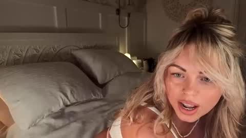 Daisy Dreams online show from March 8, 10:13 pm