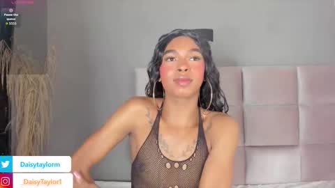 Snapshot of daisytaylor_ chatting on October 3, 12:57 pm Daisy online show from October 3, 12:57 pm
