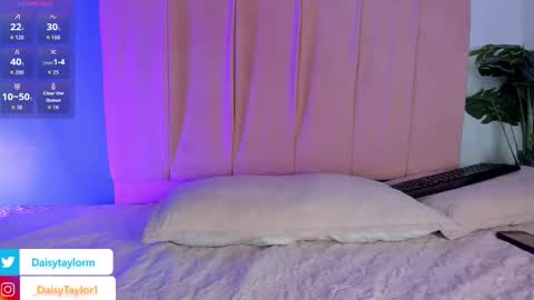Snapshot of daisytaylor_ chatting on October 13, 12:38 pm Daisy online show from October 13, 12:38 pm