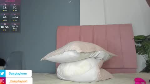 Snapshot of daisytaylor_ chatting on October 15, 10:15 am Daisy online show from October 15, 10:15 am