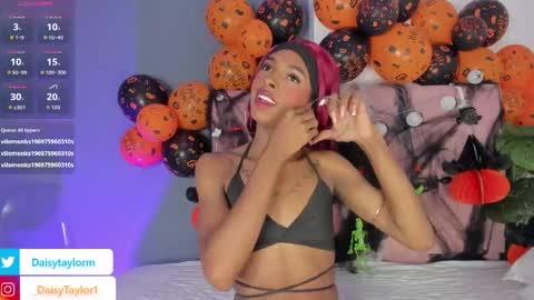 Snapshot of daisytaylor_ chatting on October 23, 12:37 pm Daisy online show from October 23, 12:37 pm