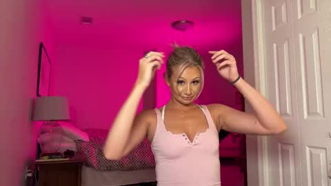 Snapshot of daisyy888 chatting on October 31, 12:00 am daisy online show from October 31, 12:00 am