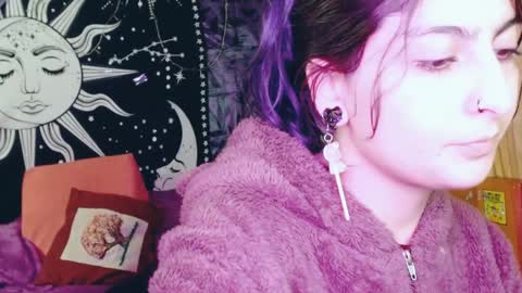 Snapshot of dak_7 chatting on December 18, 3:26 am    --  -- help me reach 100 hands up  online show from December 18, 3:26 am