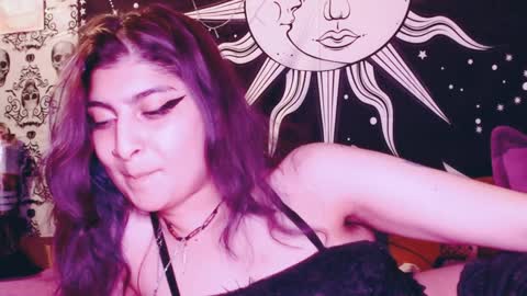 Snapshot of dak_7 chatting on December 19, 11:14 pm    --  -- help me reach 100 hands up  online show from December 19, 11:14 pm