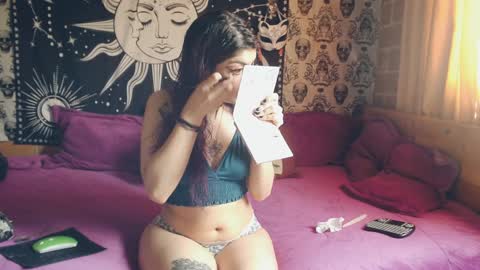 Snapshot of dak_7 chatting on January 7, 7:17 pm    --  -- help me reach 100 hands up  online show from January 7, 7:17 pm