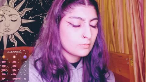 Snapshot of dak_7 chatting on January 11, 3:55 am    --  -- help me reach 100 hands up  online show from January 11, 3:55 am