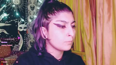 Snapshot of dak_7 chatting on January 15, 3:22 am    --  -- help me reach 100 hands up  online show from January 15, 3:22 am