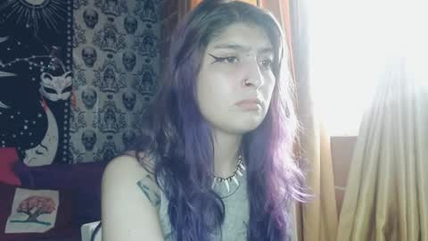 Snapshot of dak_7 chatting on January 31, 10:42 pm    --  -- help me reach 100 hands up  online show from January 31, 10:42 pm