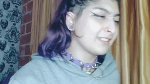 Snapshot of dak_7 chatting on February 1, 4:46 am    --  -- help me reach 100 hands up  online show from February 1, 4:46 am