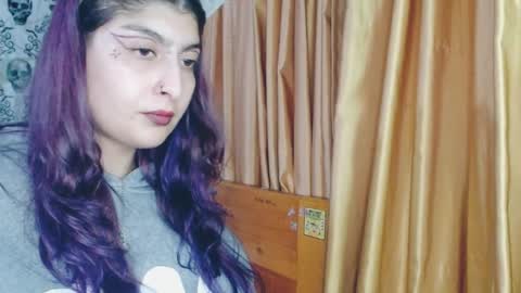 Snapshot of dak_7 chatting on February 5, 6:13 am    --  -- help me reach 100 hands up  online show from February 5, 6:13 am