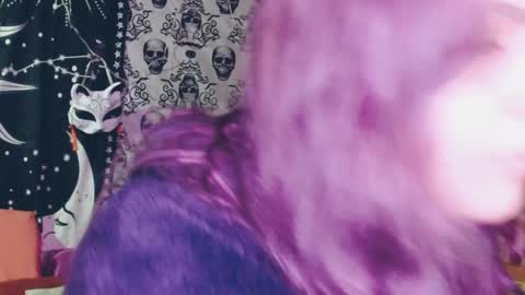 Snapshot of dak_7 chatting on February 7, 9:05 am    --  -- help me reach 100 hands up  online show from February 7, 9:05 am