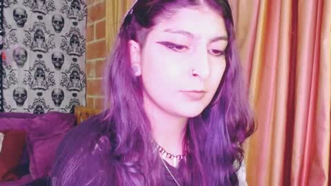 Snapshot of dak_7 chatting on February 8, 9:24 am    --  -- help me reach 100 hands up  online show from February 8, 9:24 am