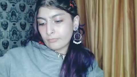 Snapshot of dak_7 chatting on February 12, 3:51 am    --  -- help me reach 100 hands up  online show from February 12, 3:51 am