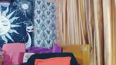 Snapshot of dak_7 chatting on March 6, 11:20 pm    --  -- help me reach 100 hands up  online show from March 6, 11:20 pm