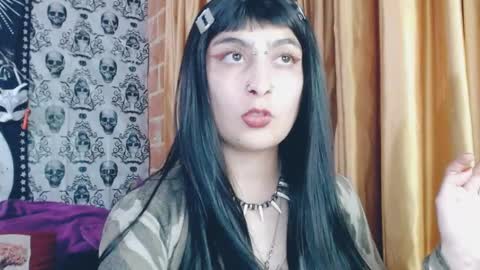 Snapshot of dak_7 chatting on March 7, 2:25 am    --  -- help me reach 100 hands up  online show from March 7, 2:25 am