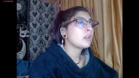 Snapshot of dak_7 chatting on October 18, 6:26 am    --  -- help me reach 100 hands up  online show from October 18, 6:26 am